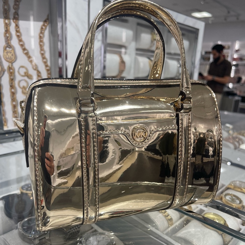 MICHAEL KORS Jet Set Small Metallic Convertible Crossbody Duffle Xbody
Pale Gold - Picture 15 of 16